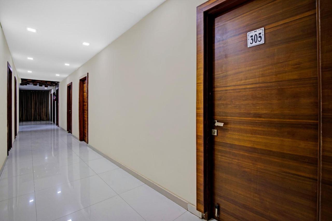 Hotel Navjivan Himatnagar ภายนอก รูปภาพ