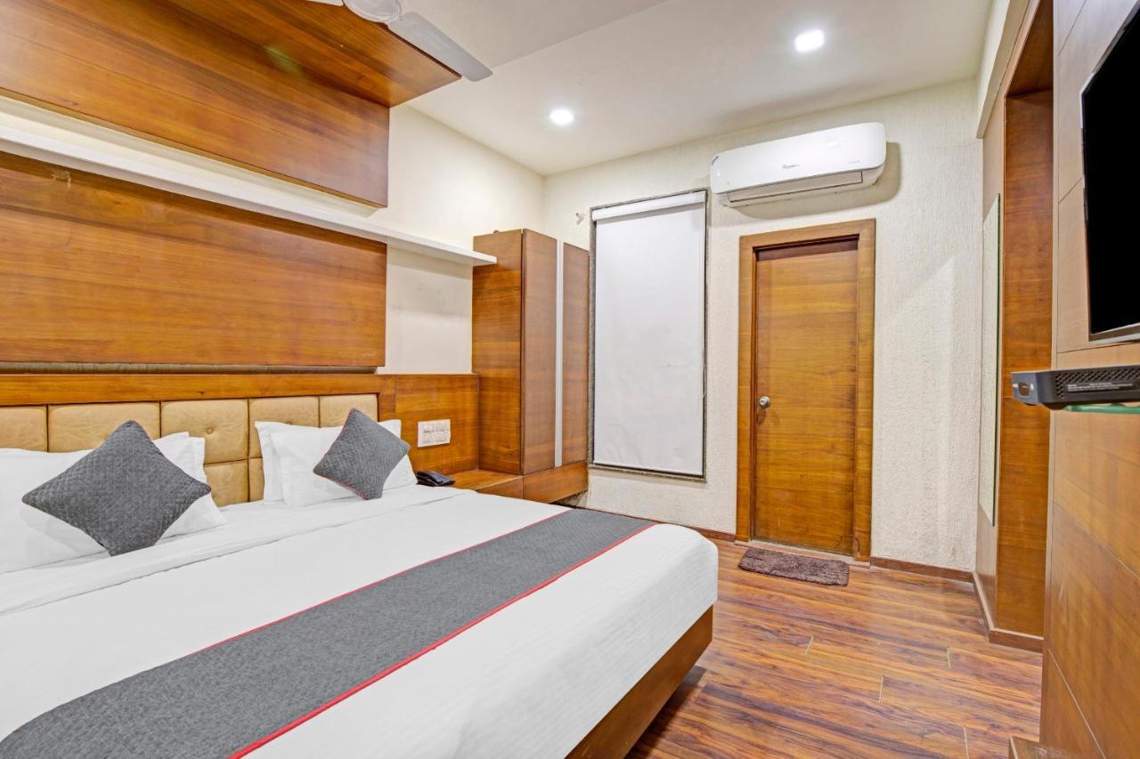 Hotel Navjivan Himatnagar ภายนอก รูปภาพ