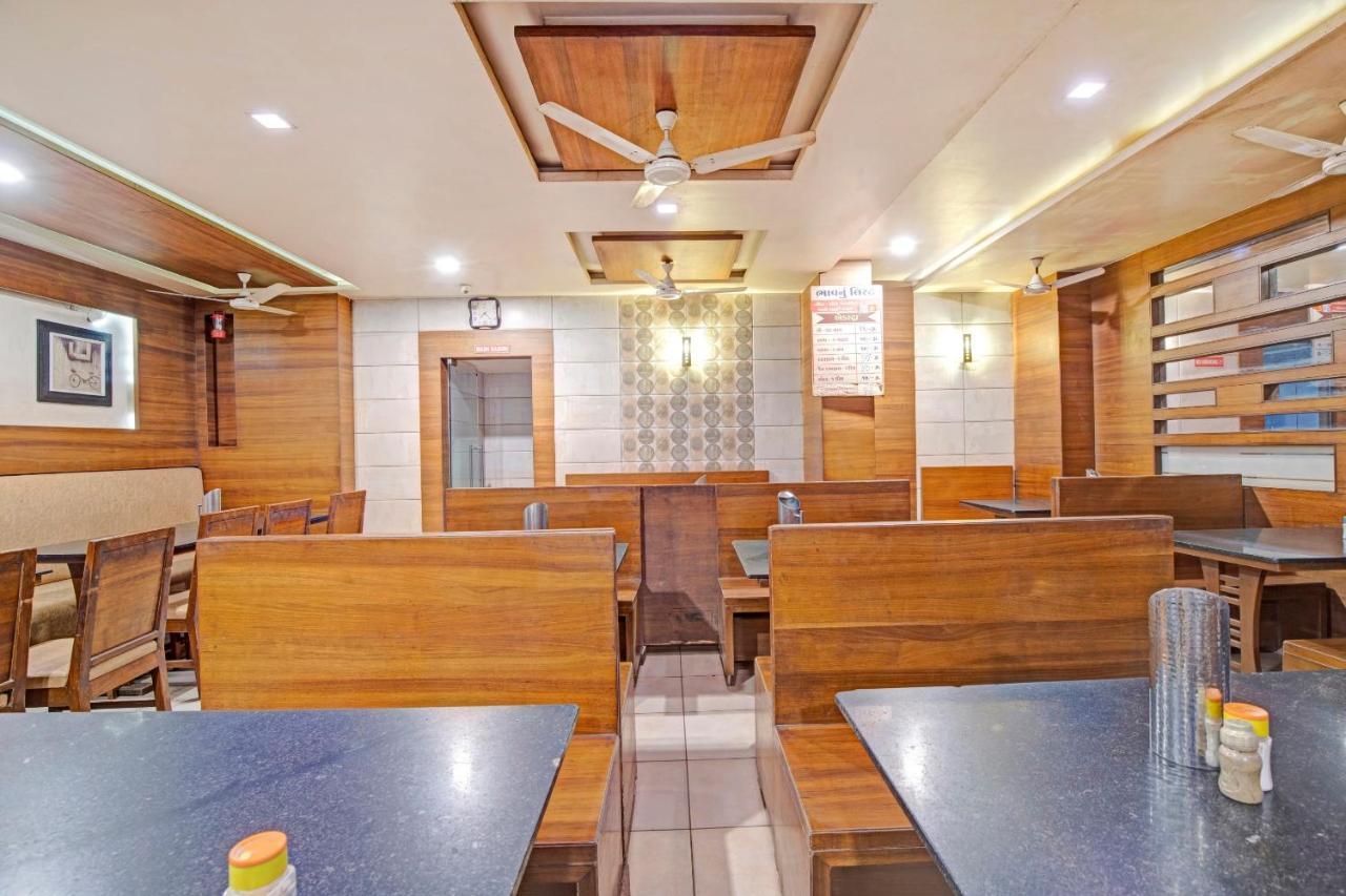 Hotel Navjivan Himatnagar ภายนอก รูปภาพ