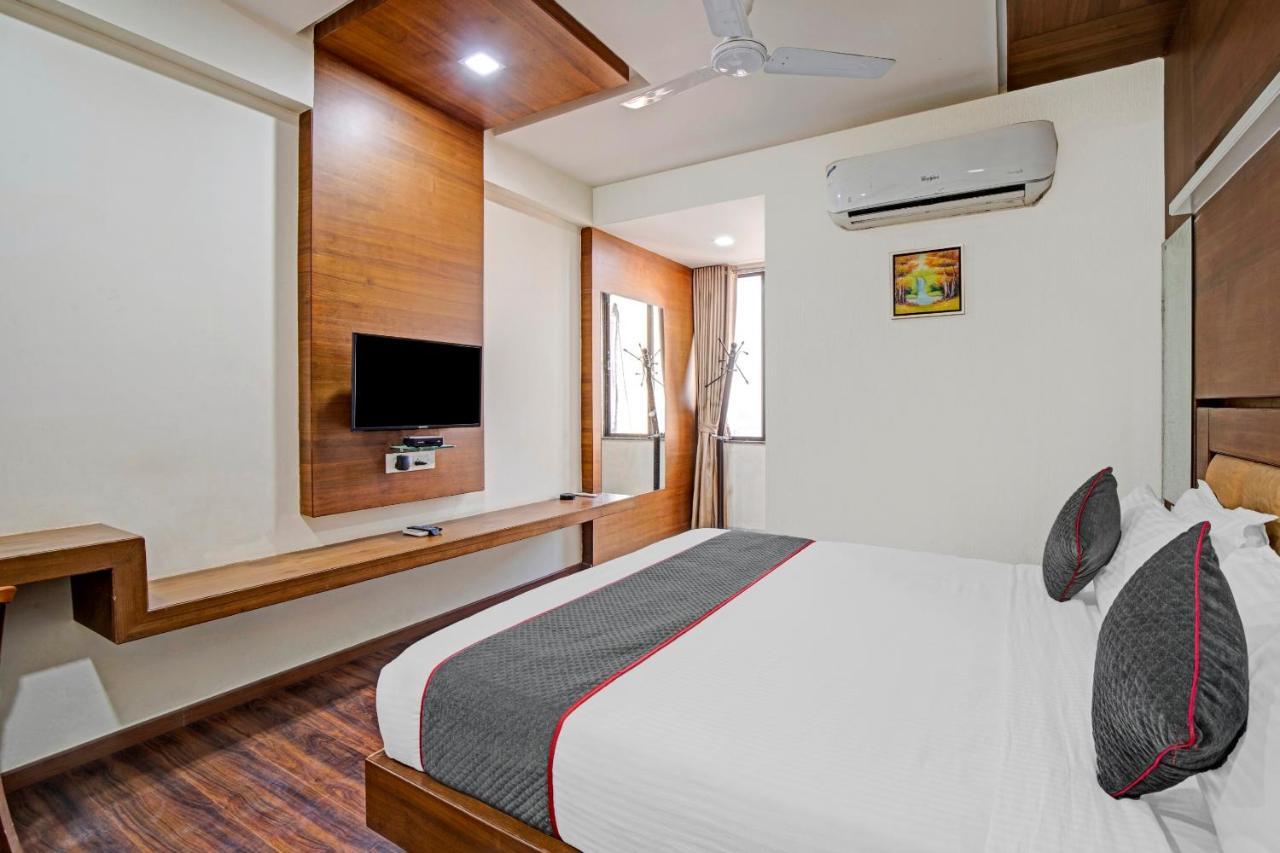 Hotel Navjivan Himatnagar ภายนอก รูปภาพ
