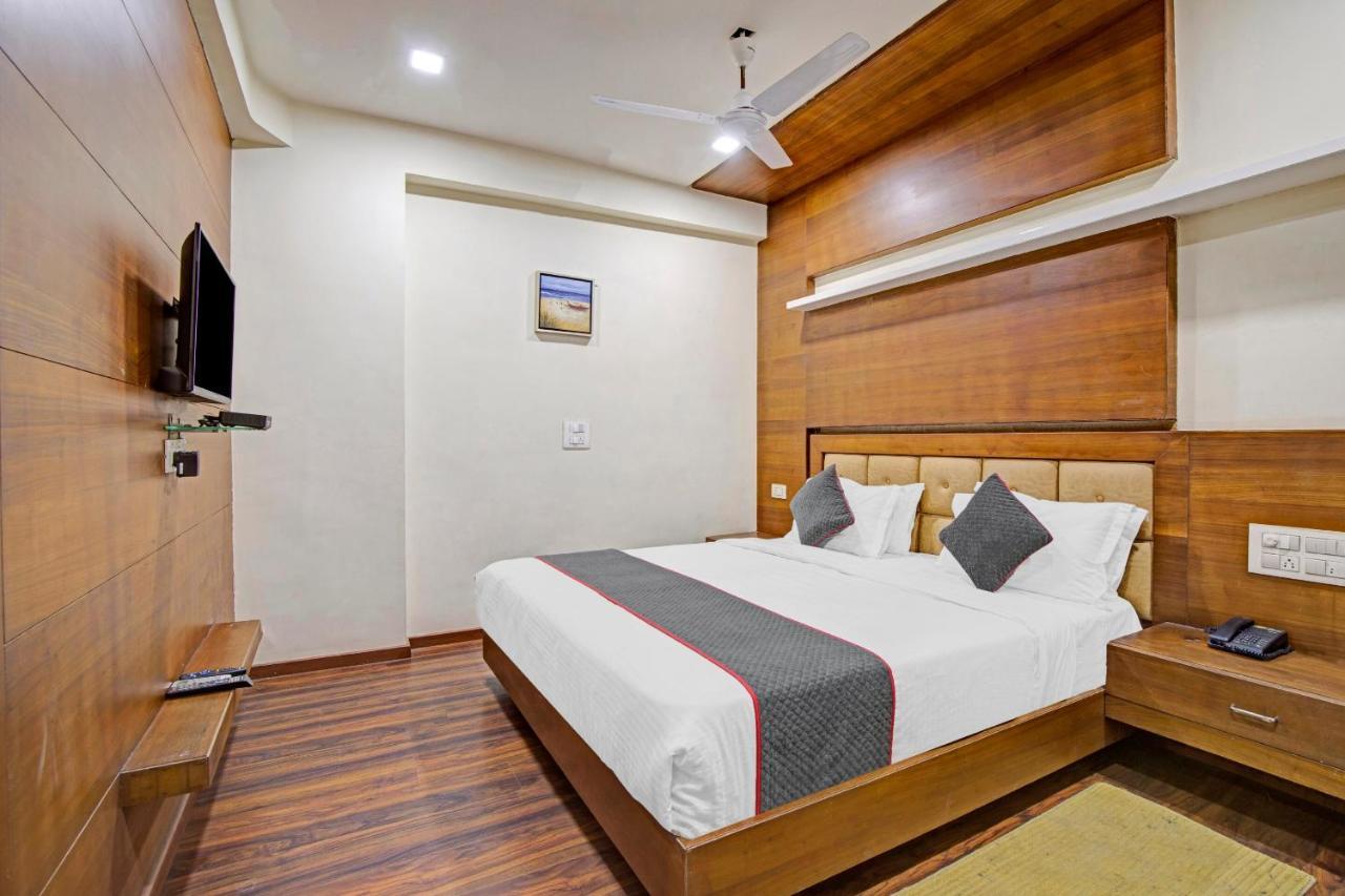 Hotel Navjivan Himatnagar ภายนอก รูปภาพ