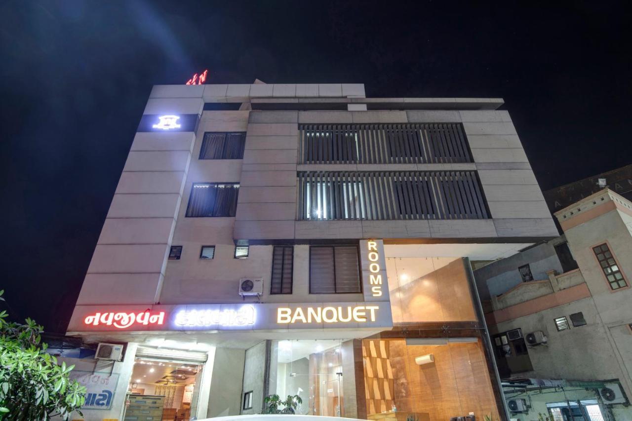Hotel Navjivan Himatnagar ภายนอก รูปภาพ