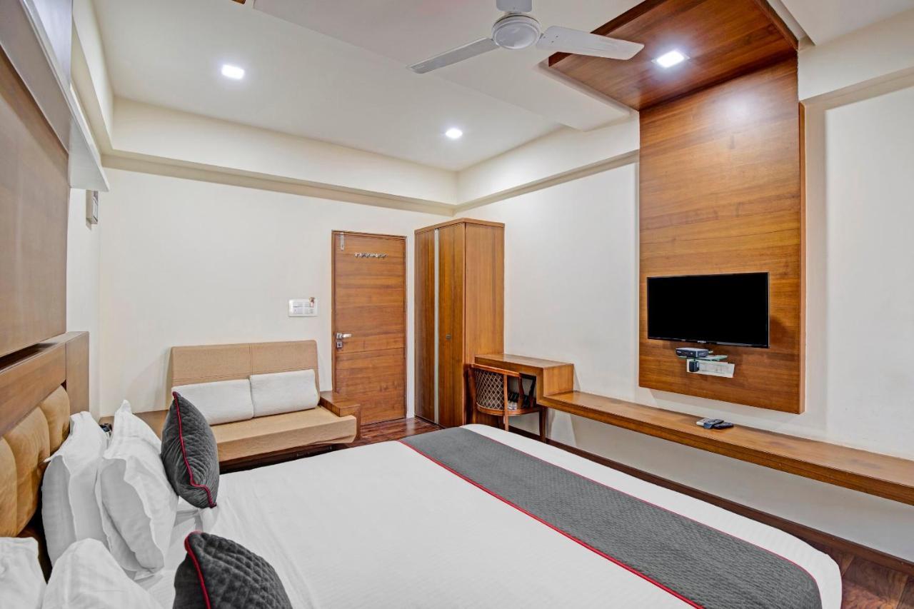 Hotel Navjivan Himatnagar ภายนอก รูปภาพ