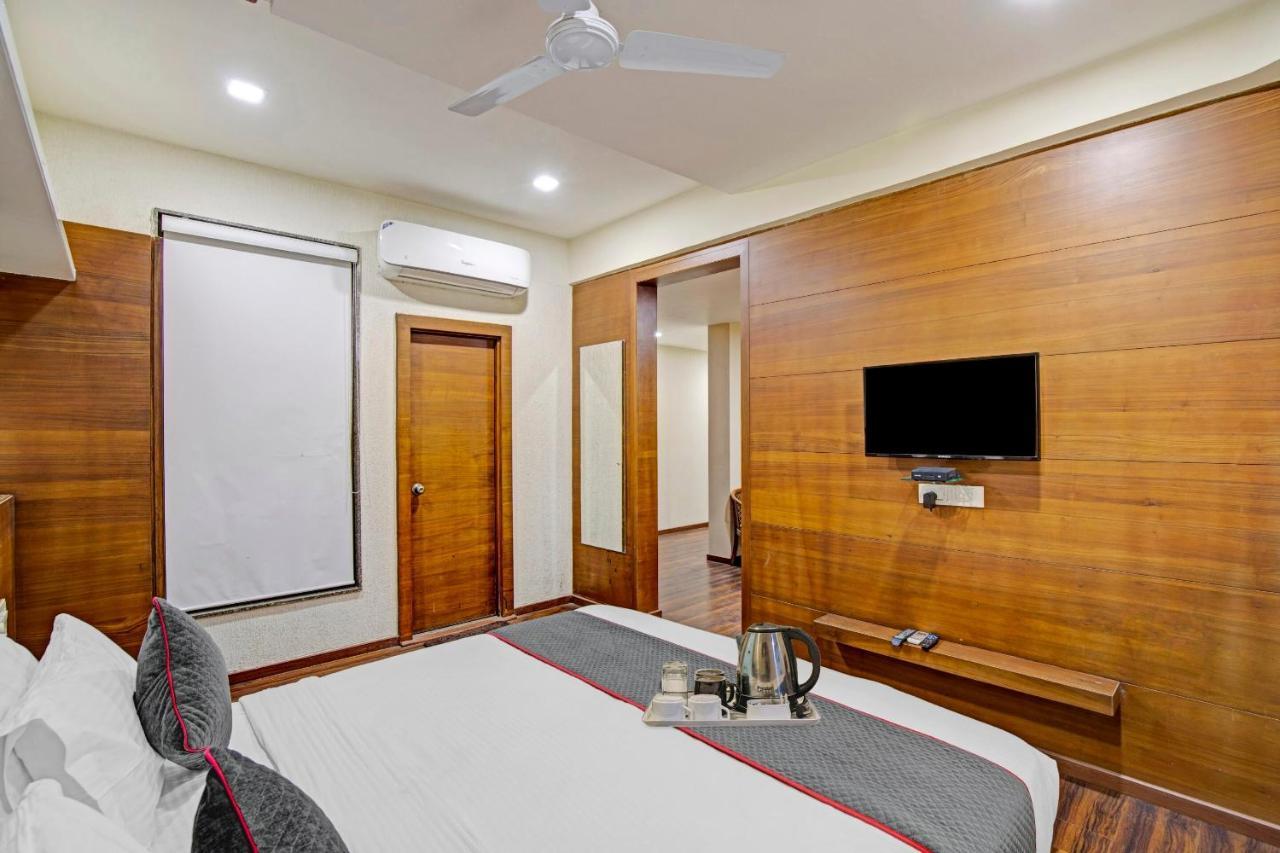 Hotel Navjivan Himatnagar ภายนอก รูปภาพ