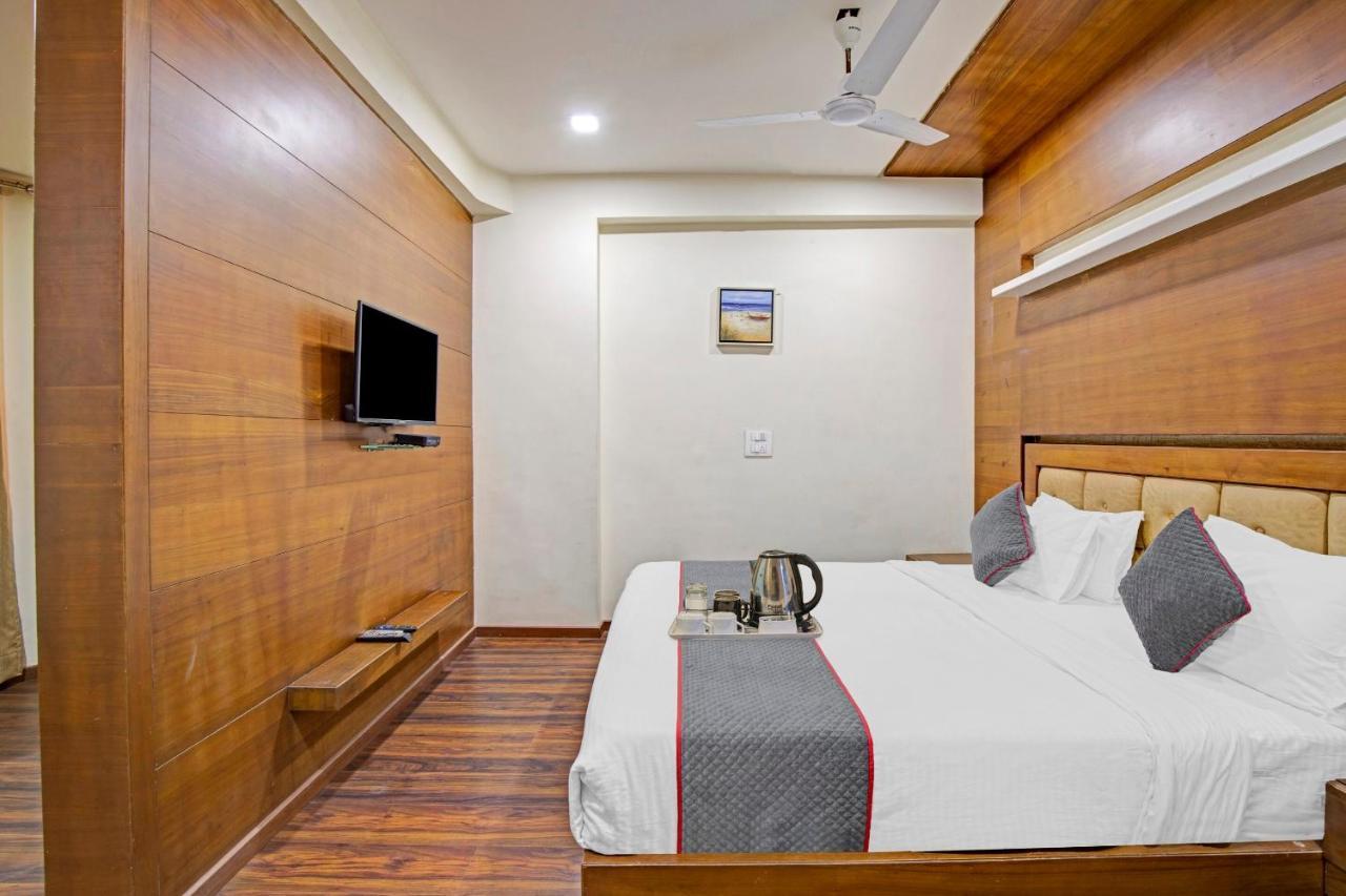 Hotel Navjivan Himatnagar ภายนอก รูปภาพ