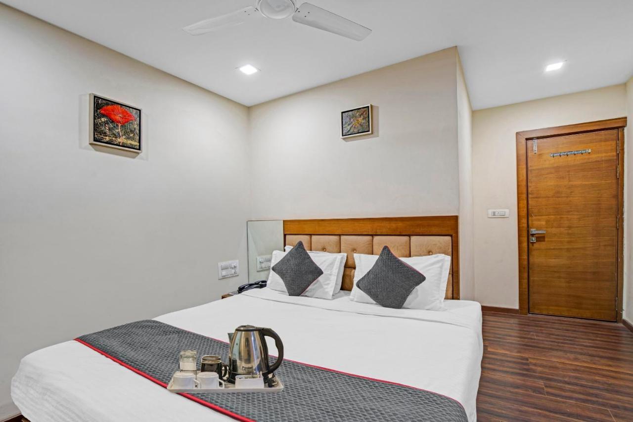 Hotel Navjivan Himatnagar ภายนอก รูปภาพ