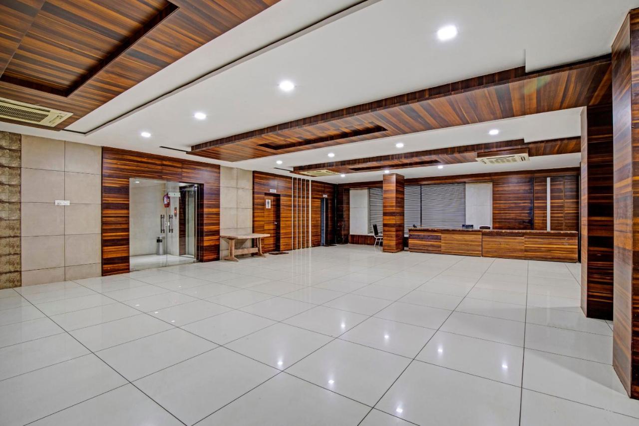 Hotel Navjivan Himatnagar ภายนอก รูปภาพ